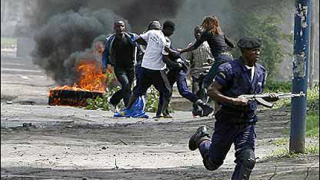 Боевете в Киншаса продължават, въпреки призива на ЕС за диалог