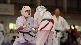 Три сребърни медала и 12 бронзови спечелиха българските каратеки на първата Световна купа "Варна" по киокушин