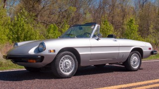 Бившата Alfa Romeo на Мохамед Али се продава