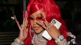 С какво се похвали Cardi B