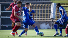 Славия прибира "изритан" от Левски