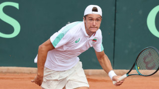 Дебютантът за България Александър Василев надделя с 2 0 сета над