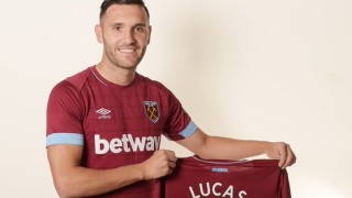 Испанският 36 годишен нападател Лукас Перес се възстановява след прекарана туберкулоза