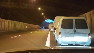 Автоколона на "Системата ни убива" блокира тунел "Траянови врата" 
