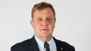 "Пълен провал": Каракачанов нахока Абровски за "Кошница с грижа"