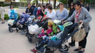 Отчаяни силистренски майки се готвят да емигрират