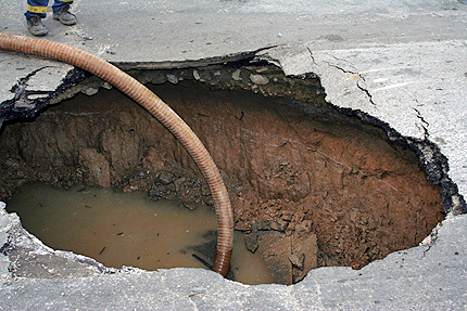 Габровка осъди общината заради улична дупка 
