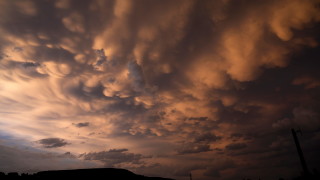 В неделя още в сутрешните часове ще се наблюдава развитието