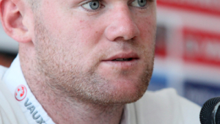 Руни: Не ме интересува какво мислят Скоулс