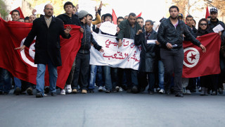 Размириците в Тунис набират сила