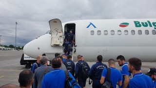Левски лети към Словакия с брандиран самолет 