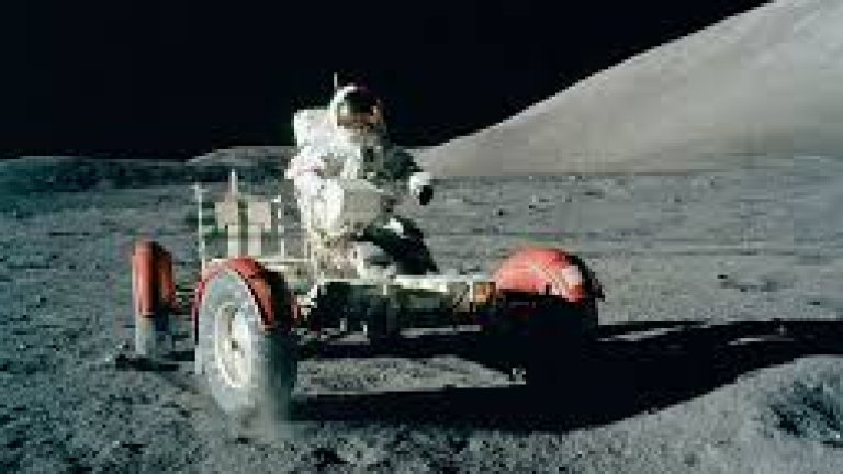 Почина Юджийн Сърнън, последният човек, стъпвал на Луната