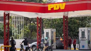 Във Венецуела прекратиха 19 договора за добив на петрол, подписани при Мадуро