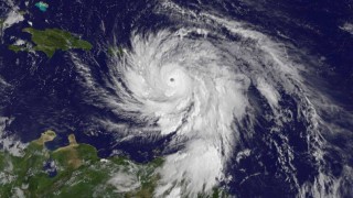 Ураганът Мария второто голямо природно бедствие на Карибите този месец