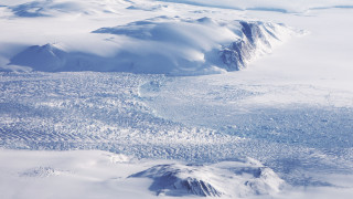 Дания и автономният арктически остров Гренландия подписаха споразумение за прочистване