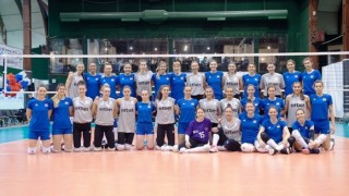 Волейболистките от националния отбор на България загубиха и втората си