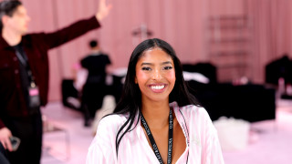 В шоуто на Victoria's Secret: как изглежда днес дъщeрята на покойния Коби Брайънт