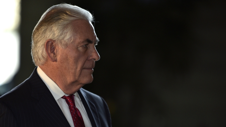 Тилърсън ще присъства на среща на НАТО