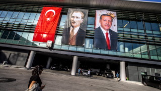 Ердоган и съперникът му се заричат да натирват сирийците от Турция