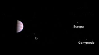 "Джуно" изпрати първи снимки на Юпитер