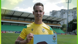 Нидерландският защитник Дони ван Иперен който пострада миналата седмица при