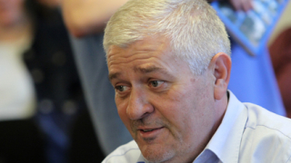 Властта обещава линейките да стигат до хора "на ръба" за 8 минути 