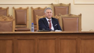 Кацаров издаде нова заповед за влизане в България
