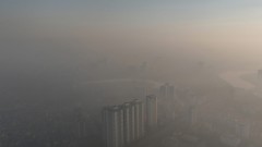Тежък смог затисна Ханой