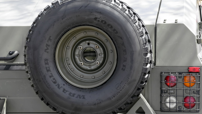 Goodyear напуска Венецуела и подарява по 10 гуми на работниците