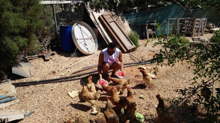 Азис след преврата в Турция: Добре съм, храня кокошчиците (СНИМКИ)