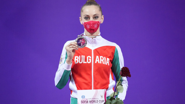 Боряна Калейн спечели приза кралица на Световната купа в София и любимка на феновете