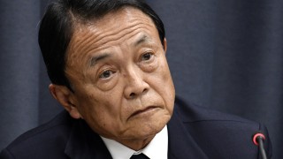 Политическото бъдеще на японския премиер Шиндзо Абе е под въпрос