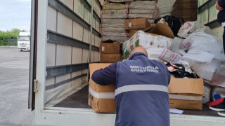 Митническите служители задържаха 99 000 опаковки за тютюн за наргиле