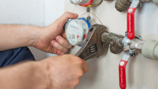 Мним водопроводчик обра два апартамента в Русе съобщава БТА На 21