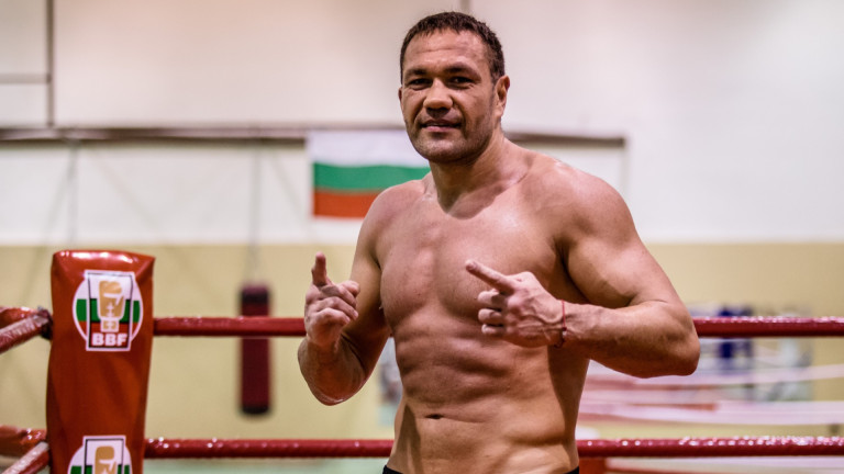 Българският боксьор Кубрат Пулев сподели на Летище София, че е