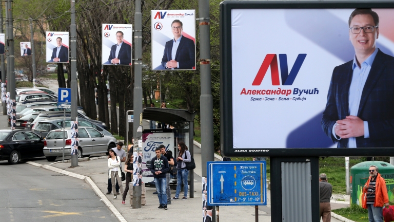 Вучич води на президентския вот в Сърбия