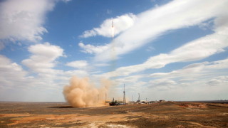 Французин и германец са арестувани за неразрешено влизане в космодрума