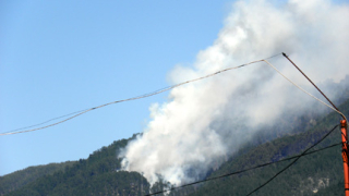 Повече от 24 часа горят 600 дка в Троянския балкан  