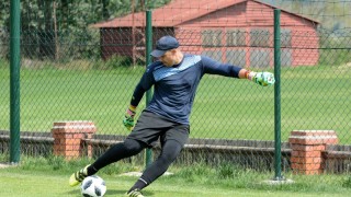 Треньорът на вратарите в Черно море Боян Пейков участва