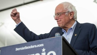 В последното проучване проведено от университета в Монмут сенаторът Бърни