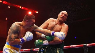 Украинецът Олександър Усик е абсолютният световен шампион по бокс в