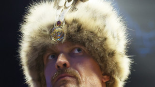 Световният шампион по бокс в тежка категория изненадващо се появи