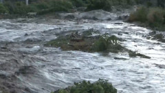 Продължава издирванерто на отнесения от водата мъж в Пещера