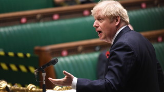 Британският премиер Борис Джонсън обеща да възстанови военния флот на