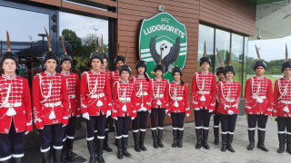 50 млади гвардейци от Румъния и България тренират в школата