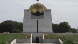 Русе строи наново съборена за една нощ църква