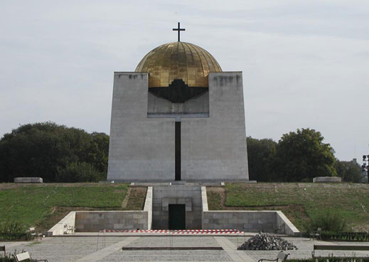 Русе строи наново съборена за една нощ църква