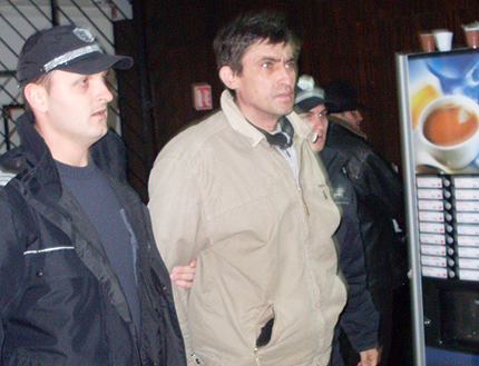Бащата на изнасилвания Сашко влиза в съда
