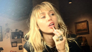 Без какво не може Майли