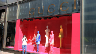 Около 50 служители на Gucci в Италия стачкуваха в знак